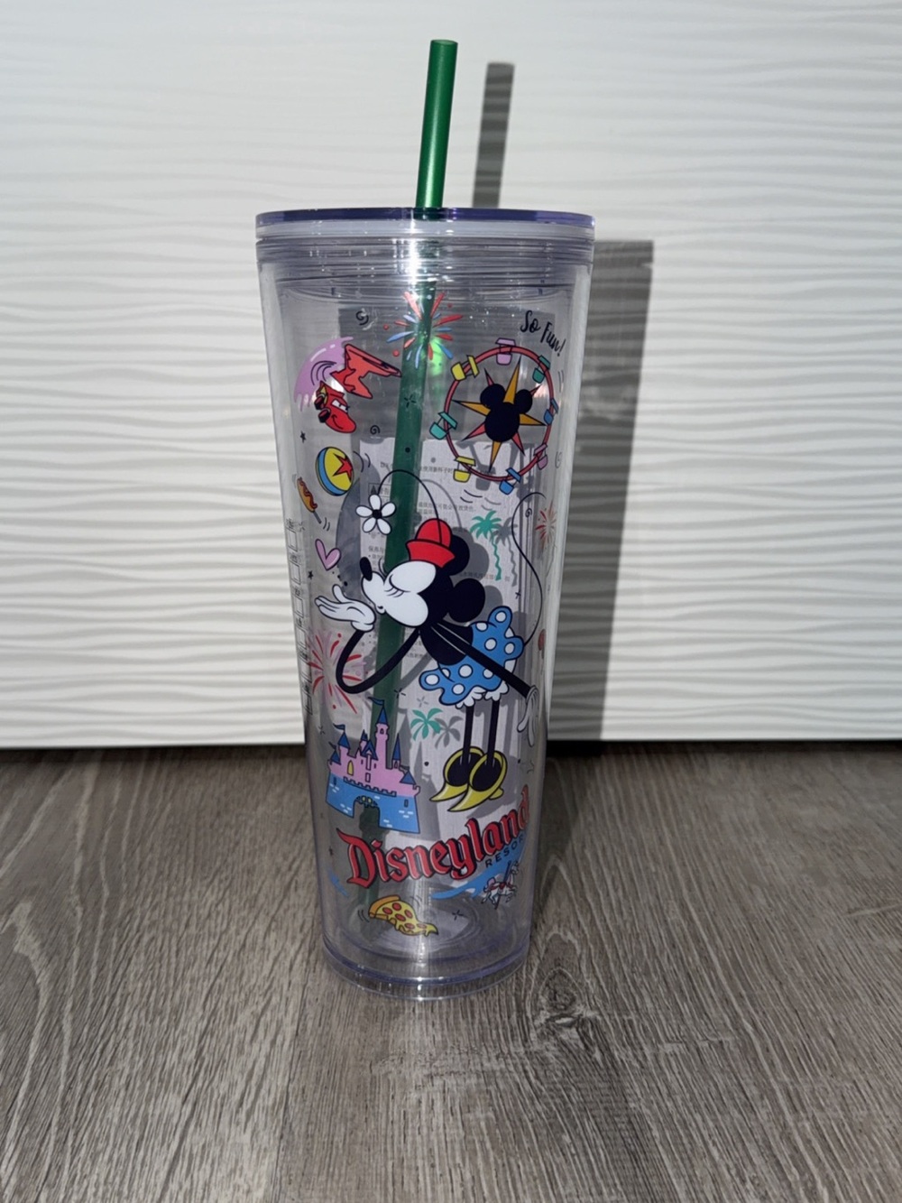 Starbucks Disneyland Minnie Mouse Clear Tumbler with Green Straw